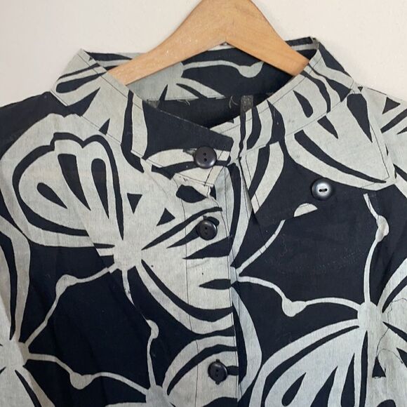 Womens Cropped Button Down Cardigan size small Boho Butterfly Print - Picture 2 of 2